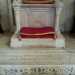 L'epigramma di sette dodecasillabi in greco inserita nel pavimento del coro della Cattedrale, utilizzato come gradino del cosiddetto "trono dell'arcivescovo Elia"